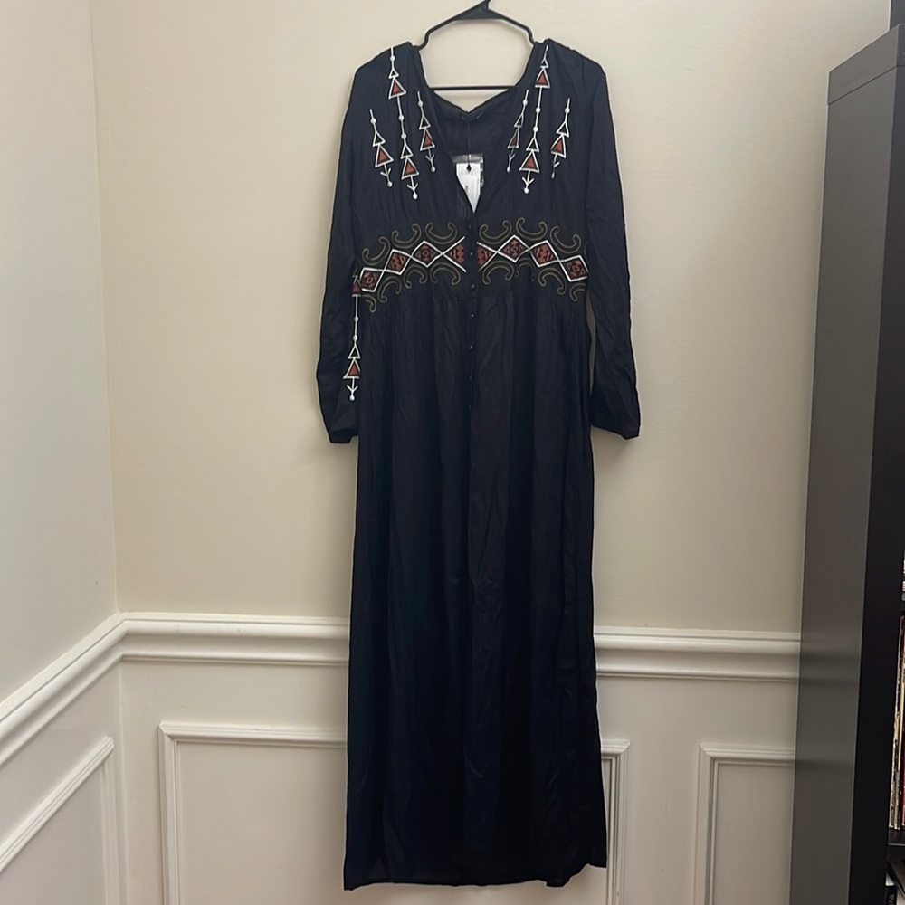 Boohoo embroidered plunge maxi dress NWT, size 18